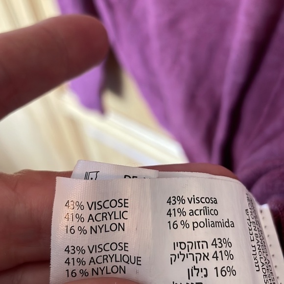 Dex Cropped Front Knot Sweater size XL - Picture 3 of 5